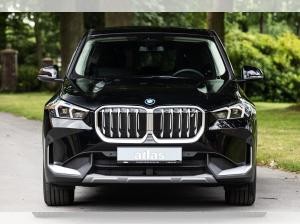 BMW iX1 xDrive30 •  ACC •  Kamera •  Massagesitze •  LED •