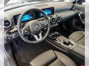 Mercedes-Benz CLA 200 d- PROGRESSIVE-MBUX-PANO-AHK-SOFORT VERFÜGBAR