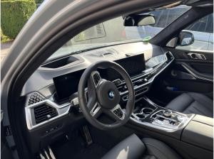 BMW X5 M60i