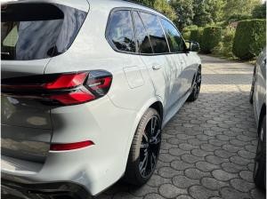 BMW X5 M60i