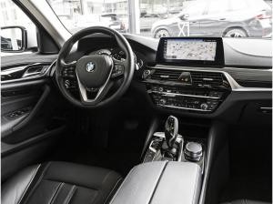 BMW 530 d xDrive Aut. Touring Luxury Line, Pano, HUD, RFK, Lenkradheiz., Ferngesteuertes Parken