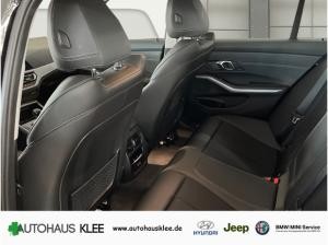 BMW 320 d xDrive Advantage Touring Mild Hybrid EU6d Park-Assistent Allrad Navi digitales Cockpit