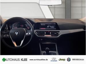 BMW 320 d xDrive Advantage Touring Mild Hybrid EU6d Park-Assistent Allrad Navi digitales Cockpit