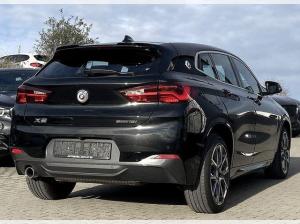 BMW X2 sDr18iA M-SPORT*LEDER/HUD/PARK/19"M/KAM 10...