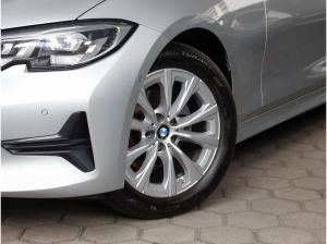 BMW 320 d Touring, Navi, AHK, SHZ, Park-Assistent, Tempomat