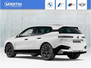 BMW ix xDrive40 ~Aktionsfahrzeug~*Gewerbe*AHK*ACC*