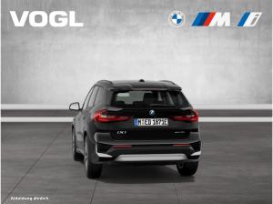 BMW iX1 xDrive30 NAVI,AHK, Premium Paket, SOFORT VERFÜGBAR -  Zulassung bis 30.12.2023