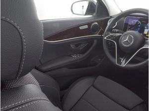 Mercedes-Benz E 300 T de Avantgarde 2x+Schiebedach+LED+Kam+18"+AHK+DAB