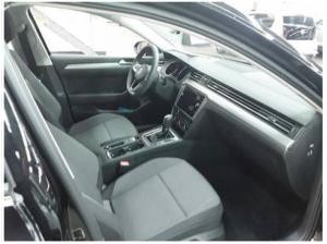 Volkswagen Passat Variant 1.6 TDI DSG - OHNE PDC - Anschlußgarantie Navi Sitzheizung Klimaanlage