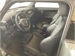 MINI Cooper SE Classic Trim bei MINI Hofmann