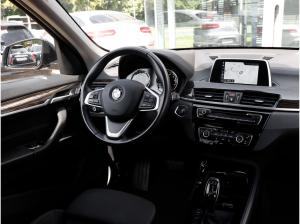 BMW X1 sDrive18i Sport Line Autom. Navi LED PDC