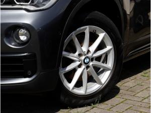 BMW X1 sDrive18i Sport Line Autom. Navi LED PDC