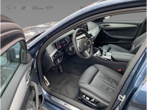 BMW 520 d xDrive Touring ACC LED Luftfed. ///M-Sport