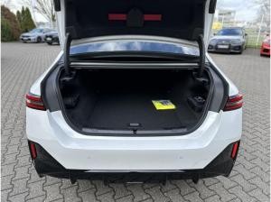 BMW i5 M60 xDrive | UPE 128.270 | Limousine Sportpaket Head-Up DAB