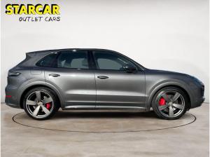 Porsche Cayenne GTS 4.0 V8 TURBO+PANO+HUD+BOSE+MATRIX+22"