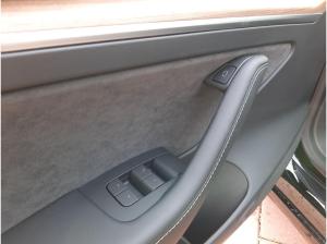 Tesla Model 3 Dual Motor Long Range ACC Auto-Pilot LED