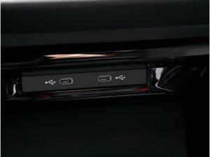 Volkswagen Golf VIII GTI DSG Black Style ACC DCC Matrix Kamera Sound 19"