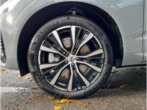 Volvo XC 60 B4 Benzin Plus Dark AHK 20" SOFORT VERFÜGBAR