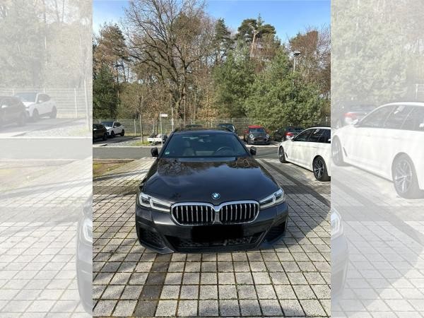 Foto - BMW 530 xDrive