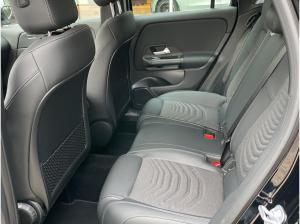 Mercedes-Benz GLA 200 d, Entry Advanced, Rückfahrkamera,  LED Scheinwerfer, AHK