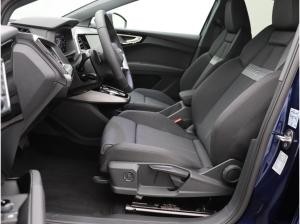 Audi Q4 e-tron 40 advanced / Navi plus, Matrix, AHK
