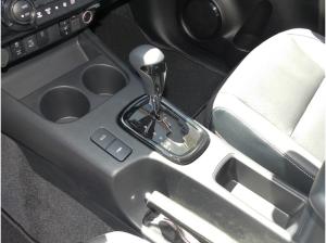 Toyota Hilux 2,8D 4x4 DC+Invincible +AHK+Navi+R.Kamera+