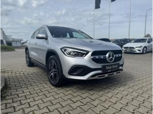 Mercedes-Benz GLA 180 Progressive+LED+SHZ+7G-DCT+CarPlay