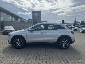 Mercedes-Benz GLA 180 Progressive+LED+SHZ+7G-DCT+CarPlay