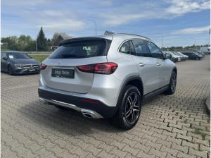 Mercedes-Benz GLA 180 Progressive+LED+SHZ+7G-DCT+CarPlay