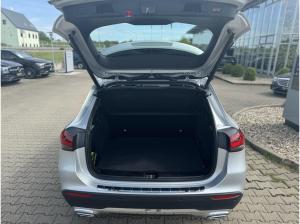 Mercedes-Benz GLA 180 Progressive+LED+SHZ+7G-DCT+CarPlay