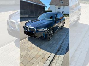 BMW iX3 SportsActivity M Carbonschwarz metallic
