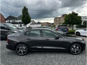 Volvo S60 B4 Plus Dark Mild Hybrid ACC H&K LED