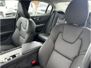 Volvo S60 B4 Plus Dark Mild Hybrid ACC H&K LED