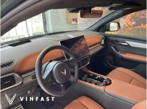 VinFast VF8 PLUS | 🔋⚡️10 Jahre Garantie - Panorama-Schiebedach - Umfang. ADAS Paket⚡️