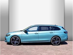 Volkswagen Passat R-Line 2,0 l 4M DSG/LEDER/NAVI PRO MAX/AHK/HARMAN KARDON
