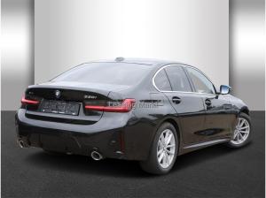 BMW 330 i xDrive*M-Sportpaket*Glasdach*Leder*LED*AHK*