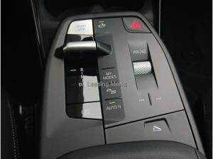 BMW iX1 eDrive20 AHK Komfortzugang Sitzhzg. Vorn