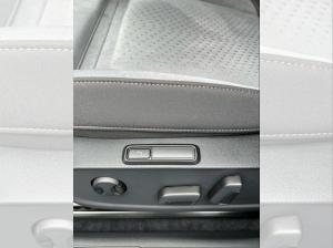 Cupra Born Edition Dynamic Sennheiser Ganzjahresreifen Wärmepumpe Skyline Top View