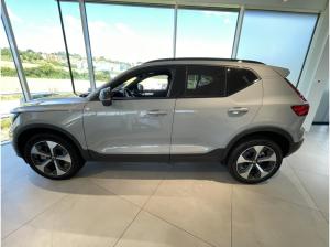 Volvo XC 40 Plus Dark B4
