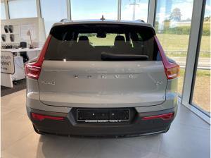 Volvo XC 40 Plus Dark B4