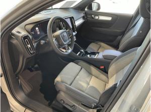 Volvo XC 40 Plus Dark B4