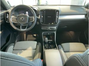 Volvo XC 40 Plus Dark B4