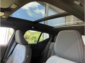 Volvo XC 40 Plus Dark B4