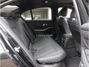 BMW 330 i xDrive*M-Sportpaket*Glasdach*Leder*LED*AHK*