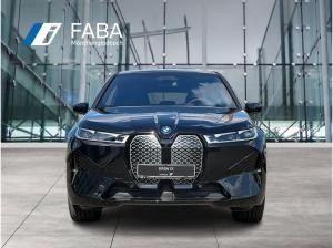 BMW ix M60 B&W Surround Head-Up DAB Aktivlenkung