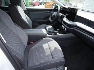 Skoda Superb Selection 2,0TDI DSG *AHK SZH LED KAM360*