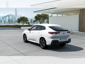 BMW iX2 eDrive20 Abverkauf Lager mit 0,25% Versteuerung