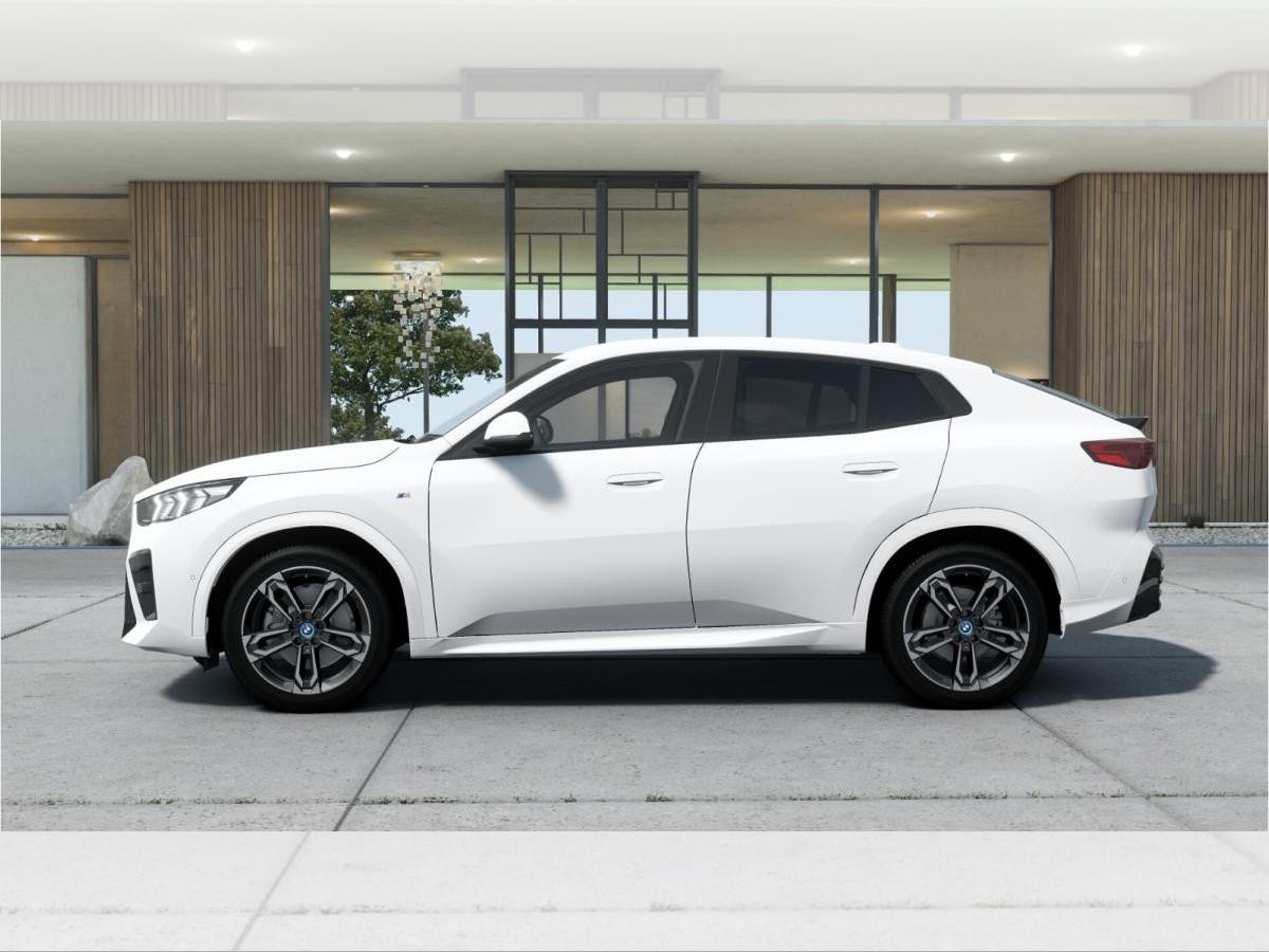 BMW iX2 eDrive20 Abverkauf Lager mit 0,25% Versteuerung