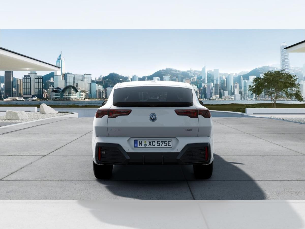 BMW iX2 eDrive20 Abverkauf Lager mit 0,25% Versteuerung