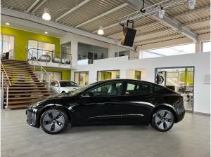 Tesla Model 3 long range 18-Zoll inkl. Vollkasko-Versicherung